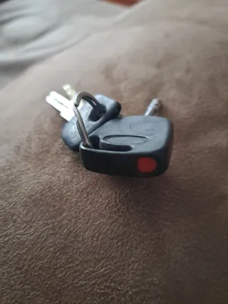 Lote de 3 llaves. Encontradas en calle Andalucia