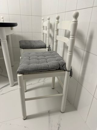 Mesa de cocina blanca extensible con 6 sillas