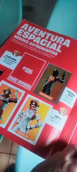 Álbum Fortnite con 84 cartas