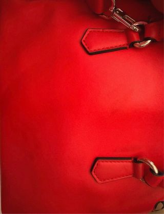 Borsa Guess Rossa con ciondolo