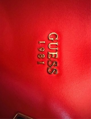 Borsa Guess Rossa con ciondolo