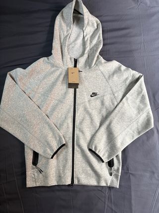 Conjunto Nike Tech Fleece Gris