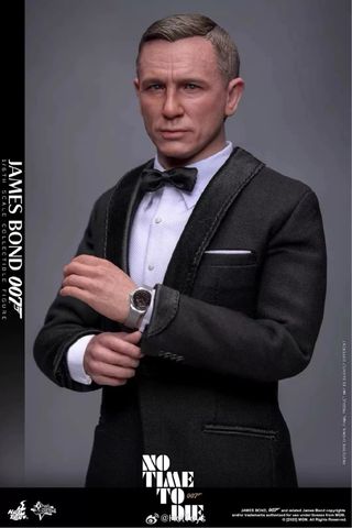 Hot Toys James Bond 007 1/6 MMS803