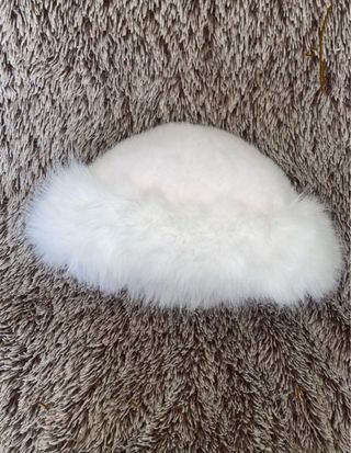 Gorro de pelo blanco sin estrenar