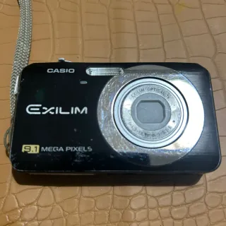 Lote 4 cámaras digitales compactas Nikon Olympus..