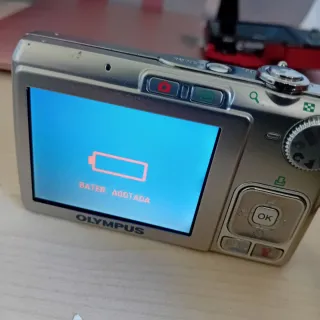 Lote 4 cámaras digitales compactas Nikon Olympus..