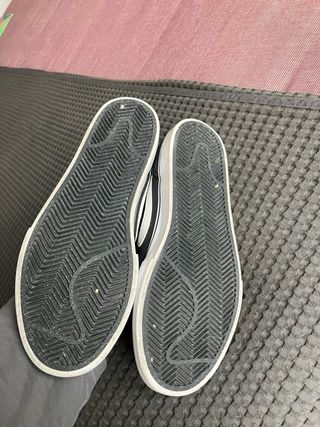 Zapatillas Nike Negras y Blancas