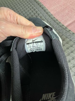 Zapatillas Nike Negras y Blancas