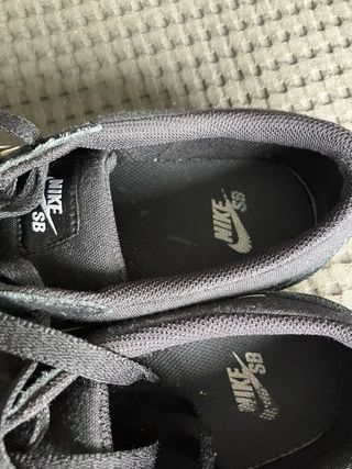 Zapatillas Nike Negras y Blancas