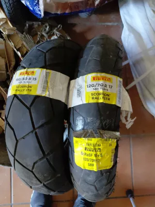 Neumático trasero y delantero  ,Pirelli Scorpion R