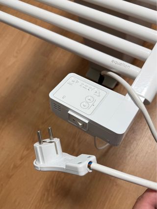 Radiador Toallero Eléctrico Equation 500W Blanco