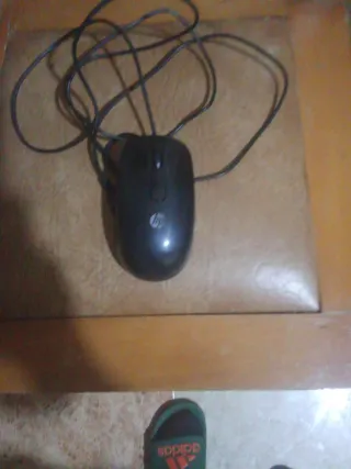 Ratón HP Negro con Cable