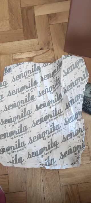 Botas de agua señora estampado periódico