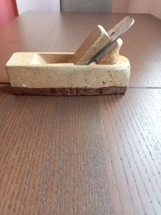 Cepillo de carpintero de madera