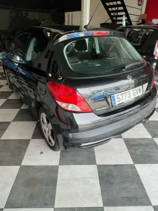 Peugeot 207 1.6 HDI 2010 Distintivo B