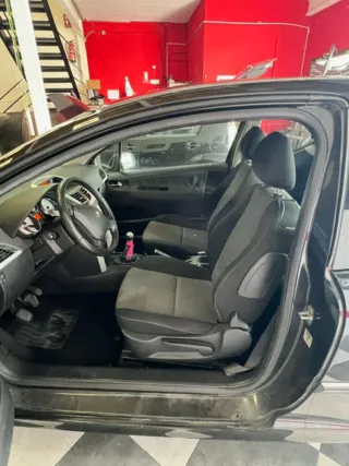Peugeot 207 1.6 HDI 2010 Distintivo B