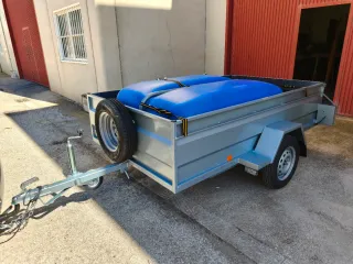 Remolque de coche nuevo