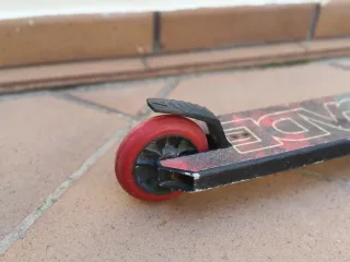 Patinete Freestyle Arcade Negro-Rojo