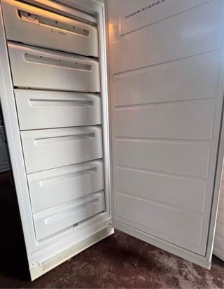 CONGELADOR VERTICAL ZANUSSI