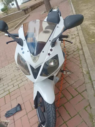 Daelim Roadwin 125 R Blanca 15cv AÑO 2017