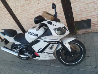 URGE Daelim Roadwin 125 R Blanca 15cv