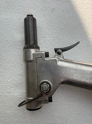 Rivettatrice pneumatica NUOVA