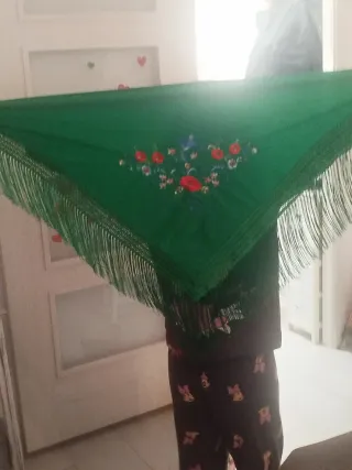 Mantoncillo Flamenco Niña Bordado