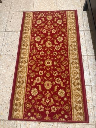 4 Alfombras de tela roja y beige