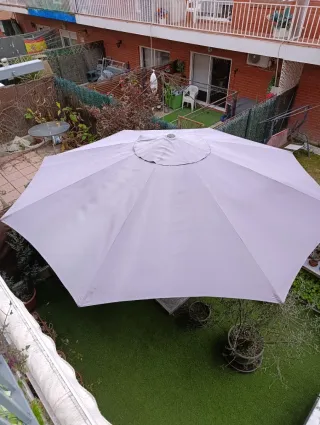 Sombrilla de jardín gris