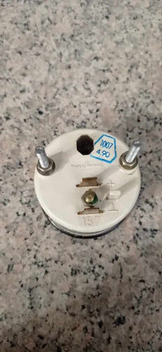 Orologio voltmetro VDO.