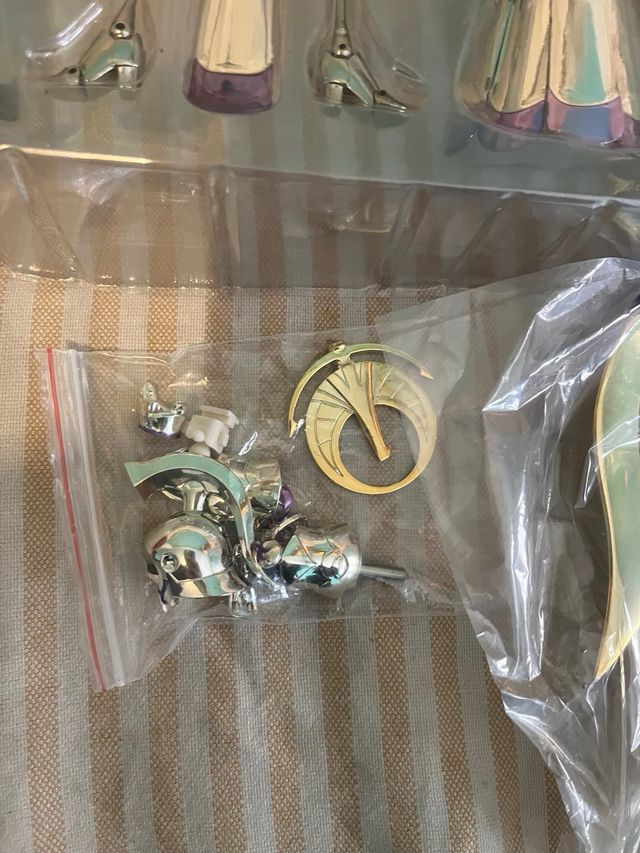 Athena metal ex . God cloth . NUEVA