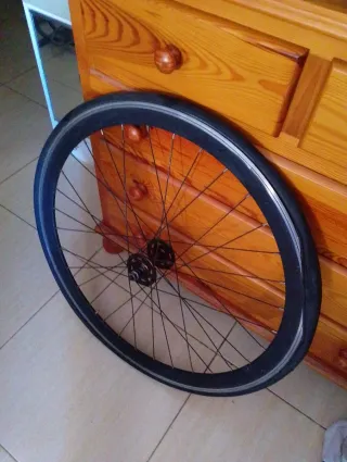 Rueda de bicicleta delantera