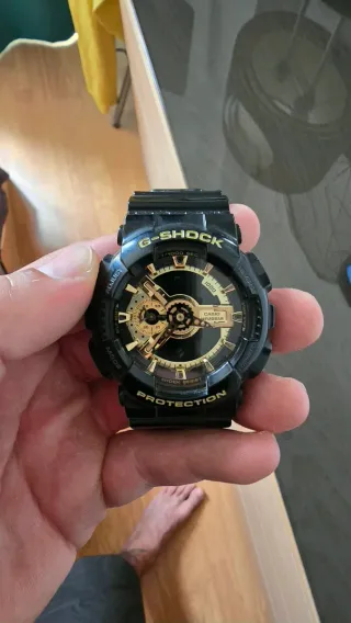 Reloj Casio G-Shock Negro y Dorado
