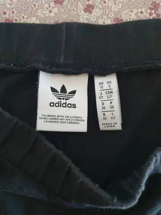 Mallas Adidas Negras con Rayas Blancas