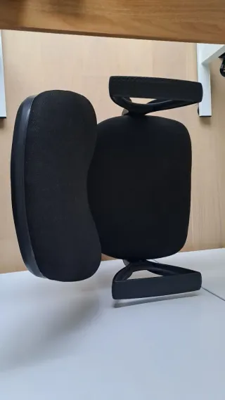 Silla de oficina ergonómica negra