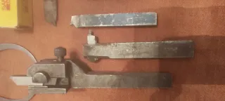 Herramientas de tornería y compás