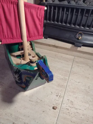 Barco de juguete dragón