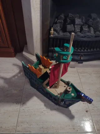 Barco de juguete dragón