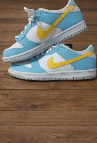 Nike Dunk Low Talla 38 Azul y Blanco unisex