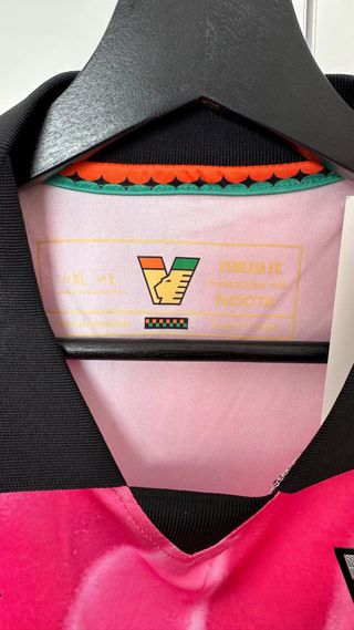 Camiseta NOCTA Venecia FC Manga Larga Rosa portero