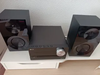 Mini cadena LG Bluetooth Negra