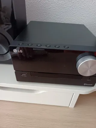 Mini cadena LG Bluetooth Negra