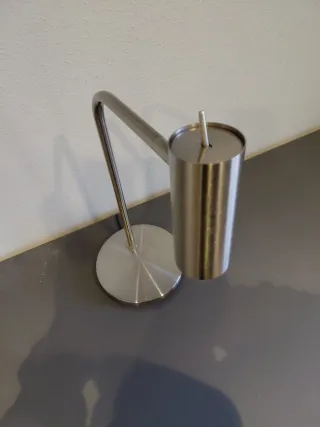 Lámpara de mesa moderna plateada