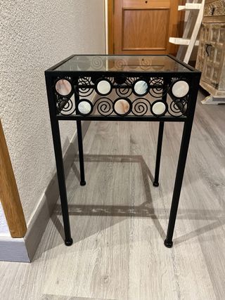 Mesita auxiliar cristal y metal