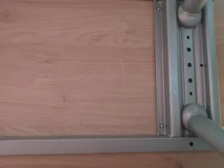 Mesa escritorio IKEA madera y metal