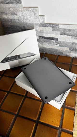 Macbook Pro 2016 i5 8GB 256GB Cinza Espacial