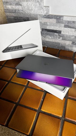 Macbook Pro 2016 i5 8GB 256GB Cinza Espacial