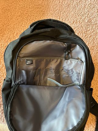 Mochila negra para oficina (espacio para portátil)
