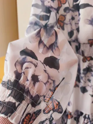 Vestido estampado floral con mariposas Talla 38/40