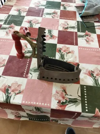 Plancha antigua de hierro